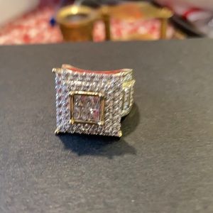 925 Sterling Silver CZ Ring Absolutely Stunning